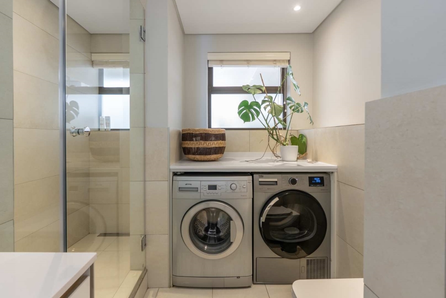 3 Bedroom Property for Sale in Sea Point Western Cape